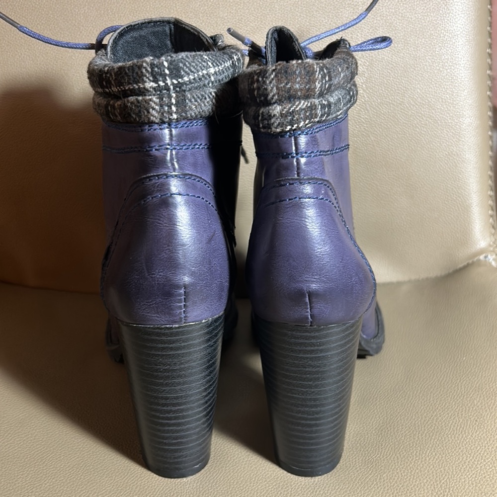 Never worn Dolce booties, Sz 6.5 - Picture 3 of 7